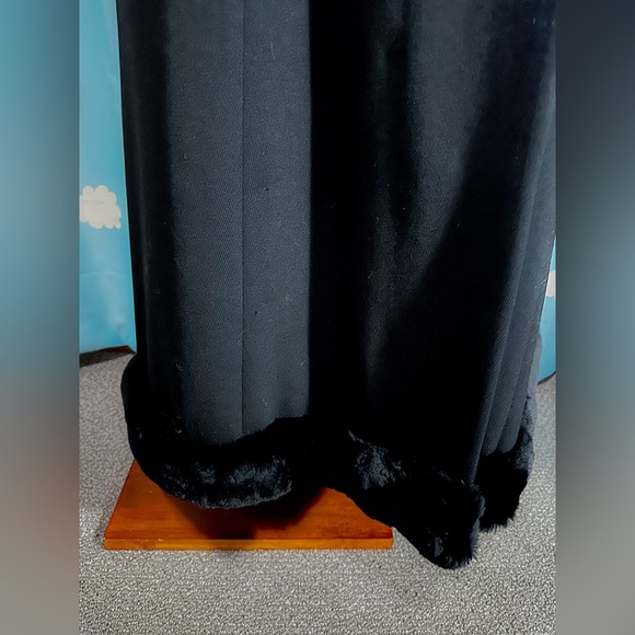 1964-1973 Saks Fifth Avenue wool military overcoat with fur trim. - Picture 6 of 9